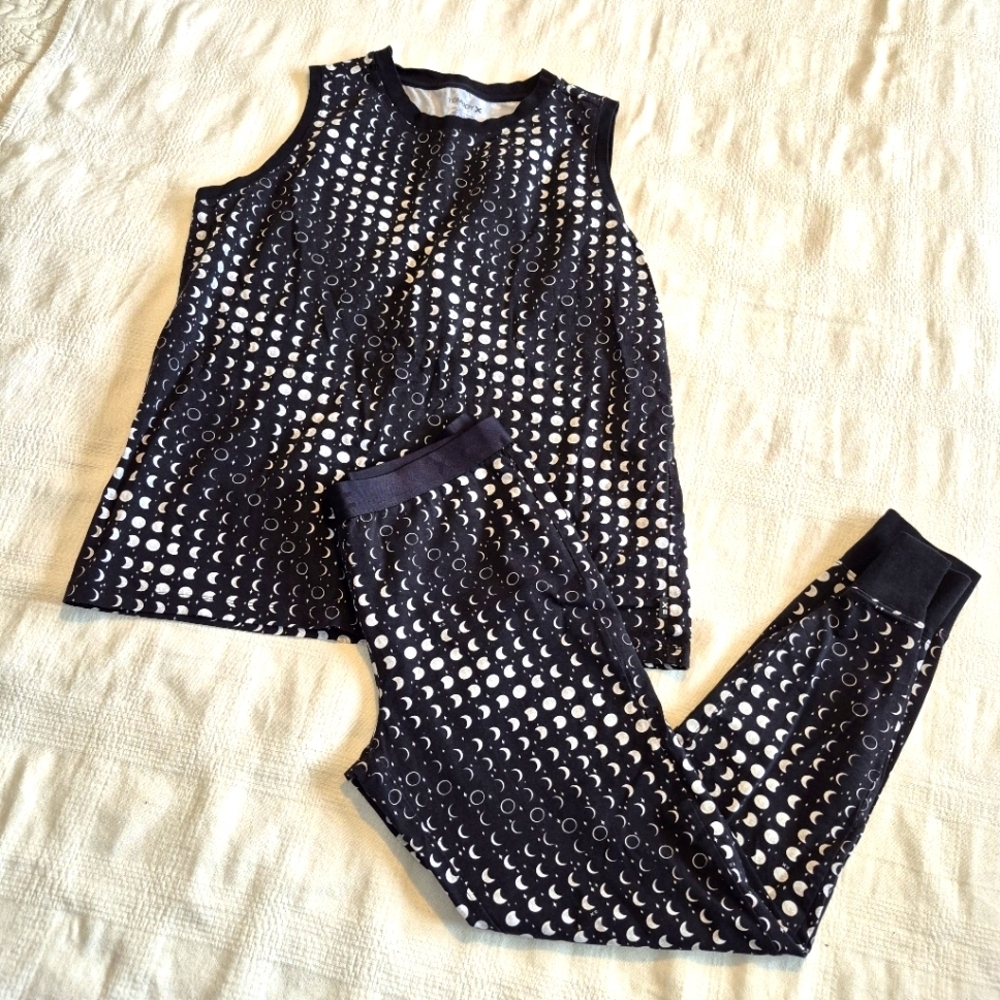 TomboyX size small lounge set moon phase design top and pants elastic waist EUC